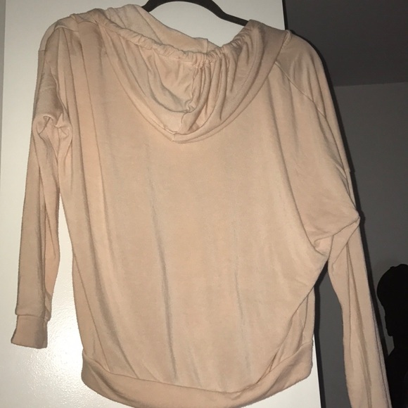 🌸 Princess Tam Tam X Uniqlo zip up hoodie - Picture 5 of 5